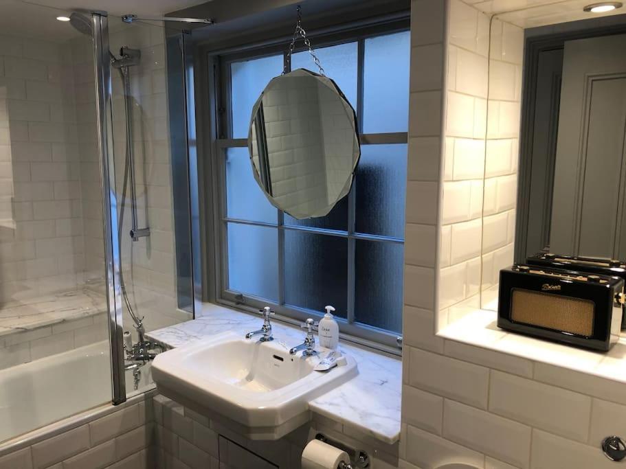Kings Cross, Self-Contained House & Private Garden Villa London Bagian luar foto