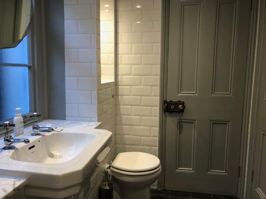 Kings Cross, Self-Contained House & Private Garden Villa London Bagian luar foto